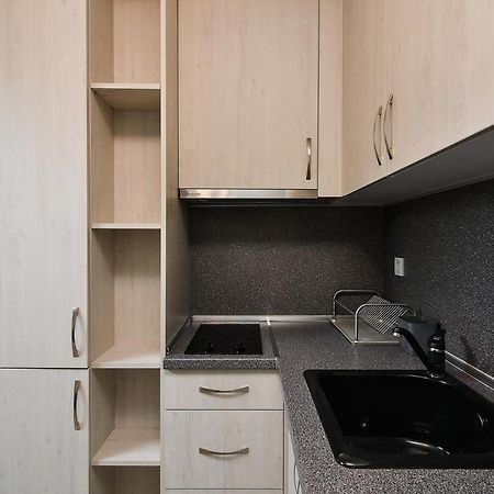 Small Studio On Budget In The Heart Of City فارنا المظهر الخارجي الصورة