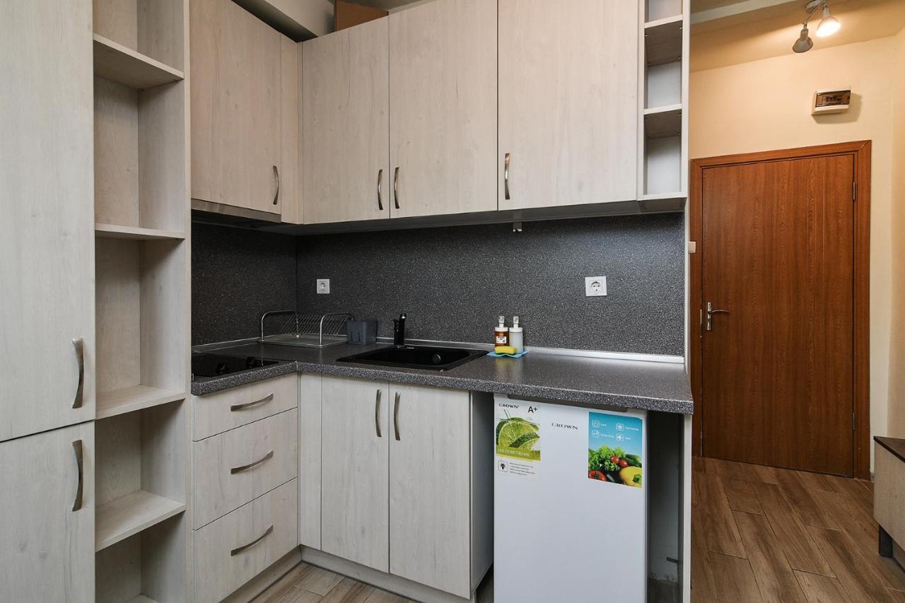 Small Studio On Budget In The Heart Of City فارنا المظهر الخارجي الصورة